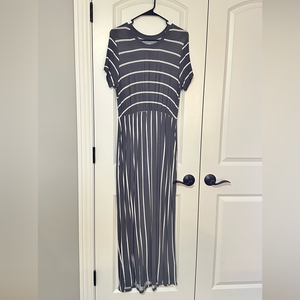 NY&Co. SoHo Street Collection Gray & White Striped Maxi Dress